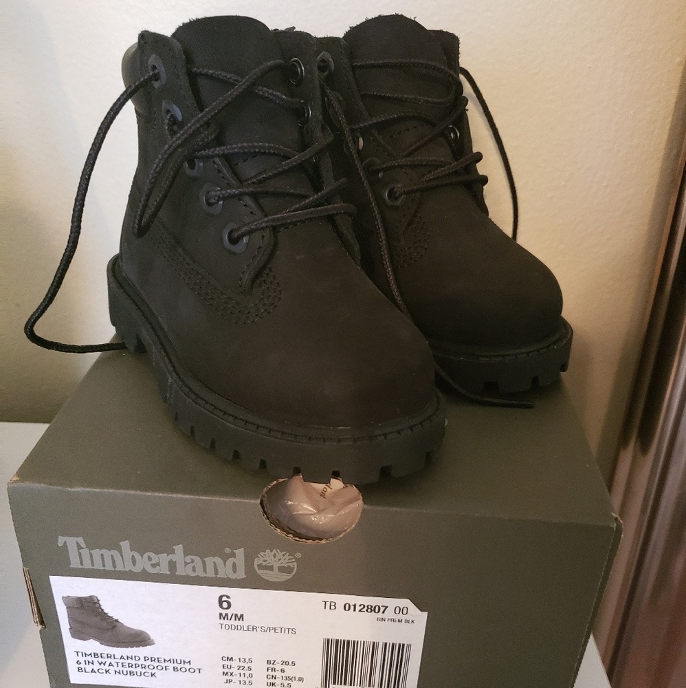 Black timberland boots (little boys)